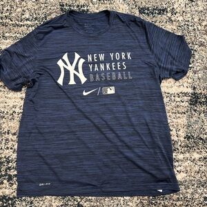 Nike New York Yankees Shirt